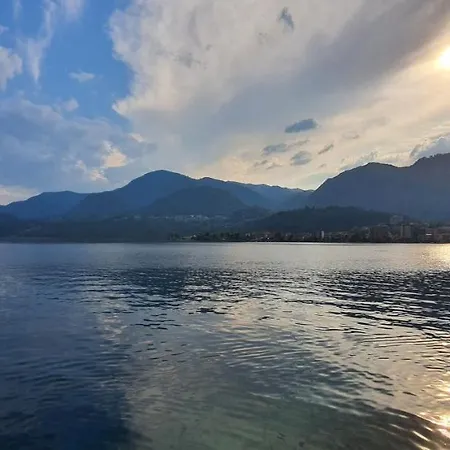 Beautiful Place A D'orta Mit Direktem Seezugang Lägenhet *